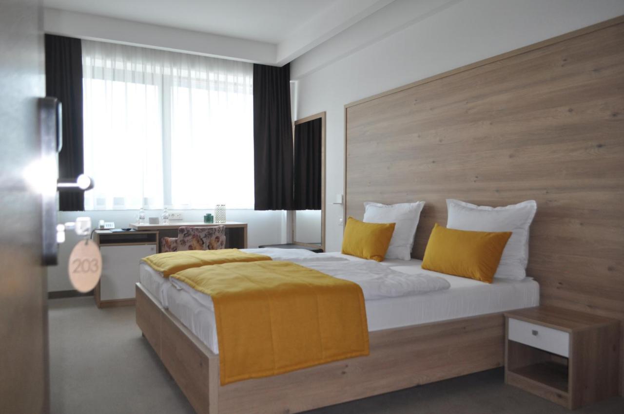 Hotel Novitas ลิฟโน ภายนอก รูปภาพ