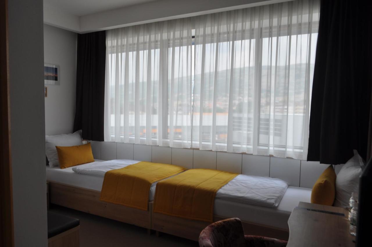 Hotel Novitas ลิฟโน ภายนอก รูปภาพ