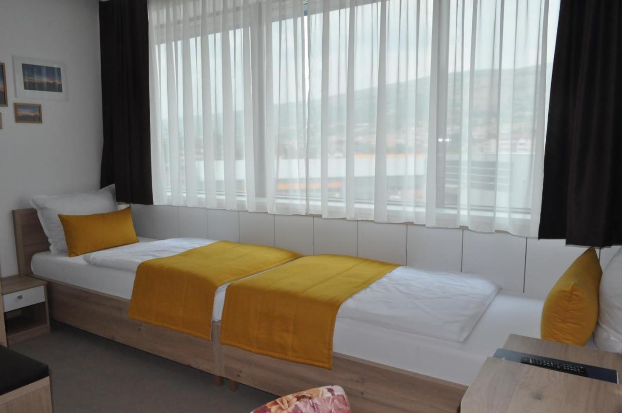 Hotel Novitas ลิฟโน ภายนอก รูปภาพ