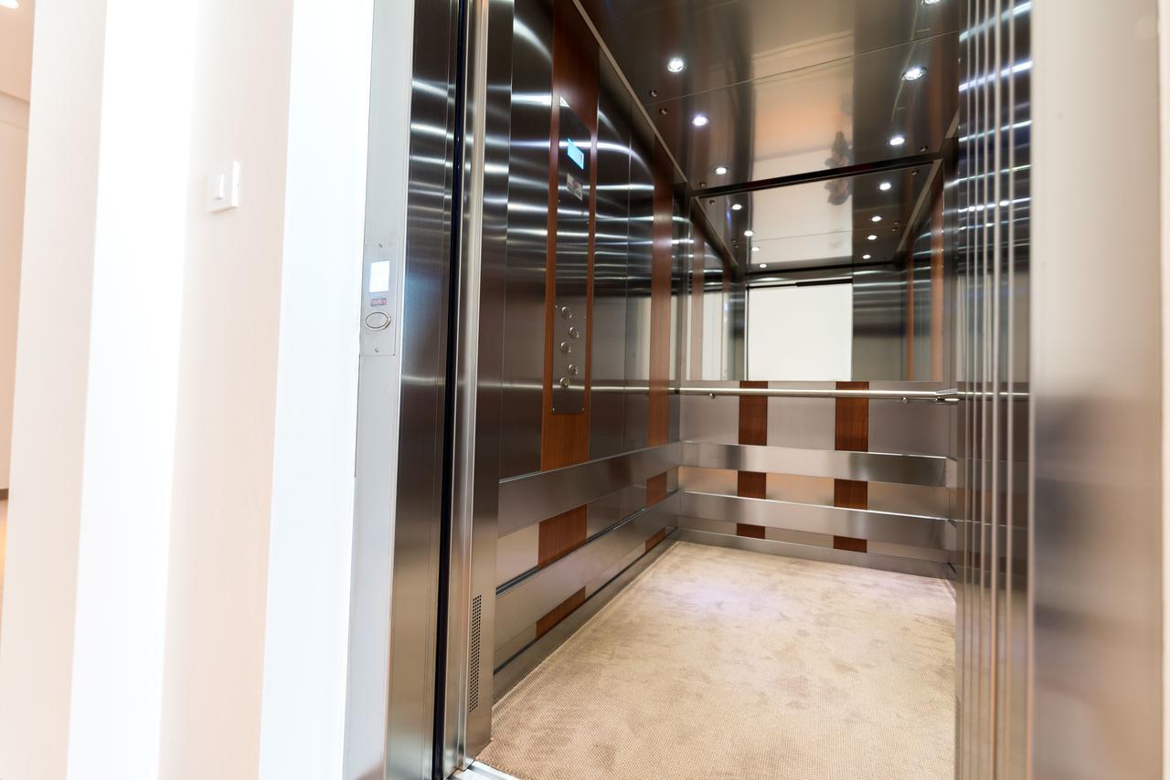 Hotel Novitas ลิฟโน ภายนอก รูปภาพ